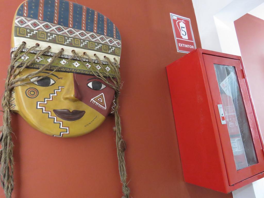 Casa Hualpa Hostel Lima Exterior photo